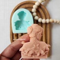 دختر پروانه دار